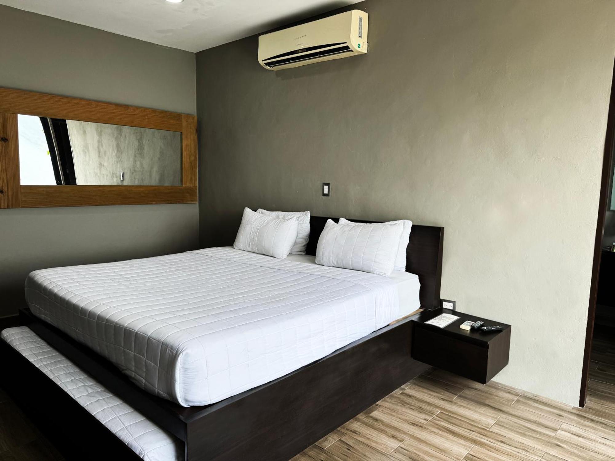 Cardedeu Hotel Lago De Coatepeque El Congo Luaran gambar